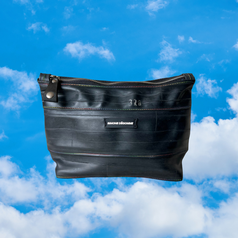 Trousse de toilette triangulaire